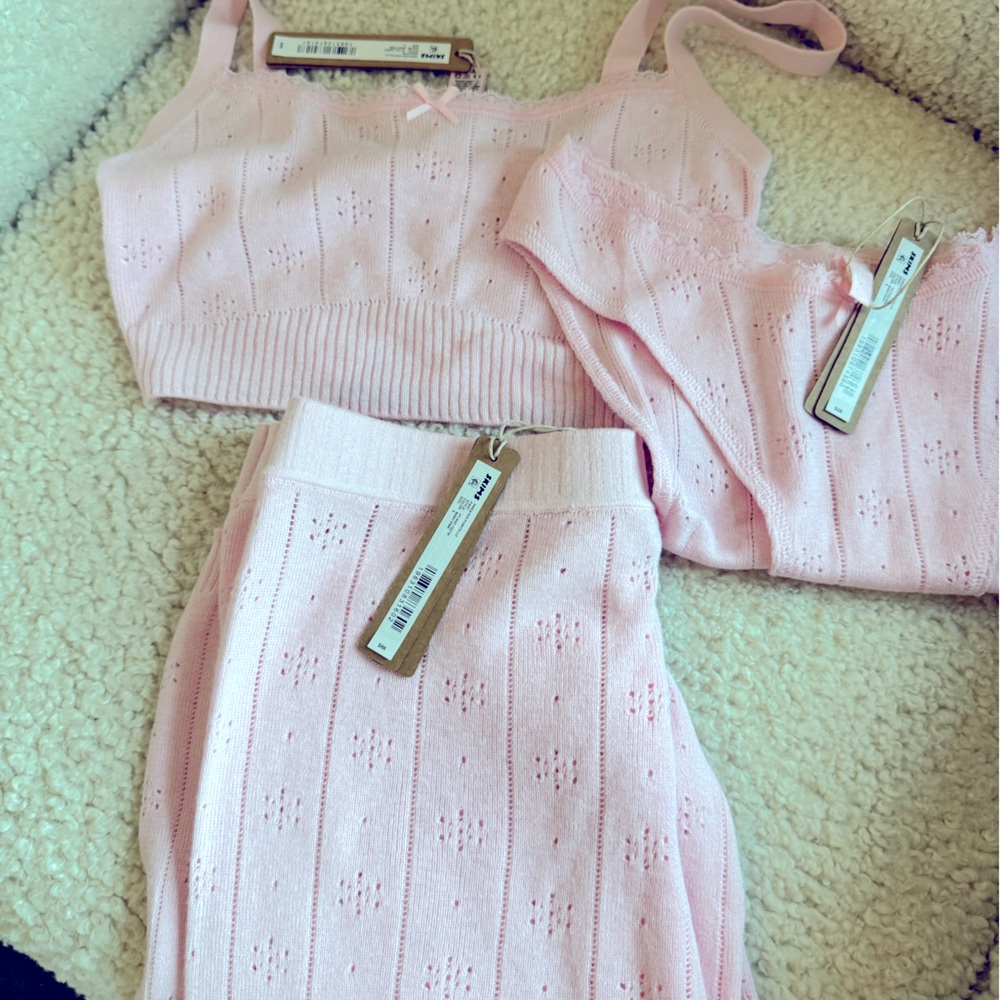 Skims- pointelle pink collection